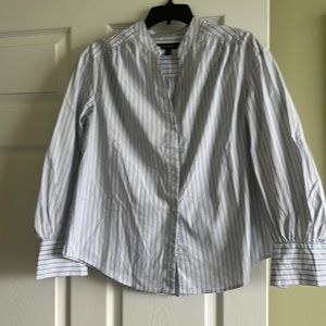 Banana Republic dress shirt! Goes from work to play and great detail !